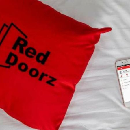 Reddoorz @ Panglima Sudirman Probolinggo Hotel Exterior photo